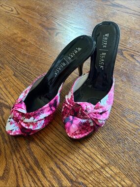 White House Black Market Pink Floral Knot Mule Sandals